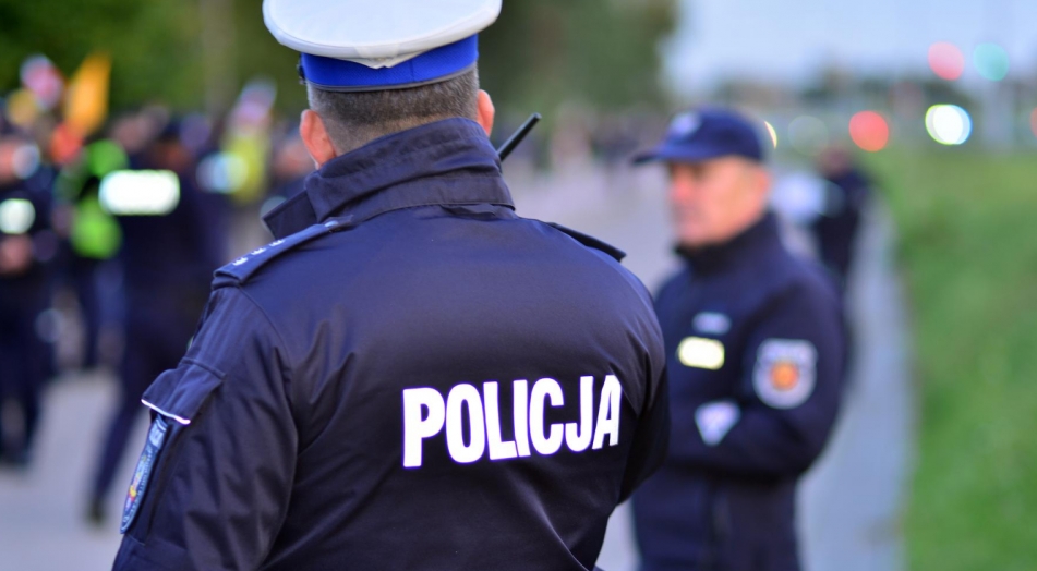 Zatrzymanie agresywnego sprawcy przez policję z Woli